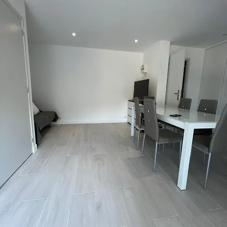 Bas De Avec Piscine Privee Partagee Proche Bord De Daire Cagnes-sur-Mer
